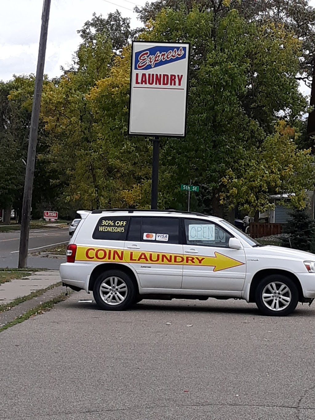 Launder On In/Express Laundry | 416 Elm St, Farmington, MN 55024, USA | Phone: (507) 318-0102