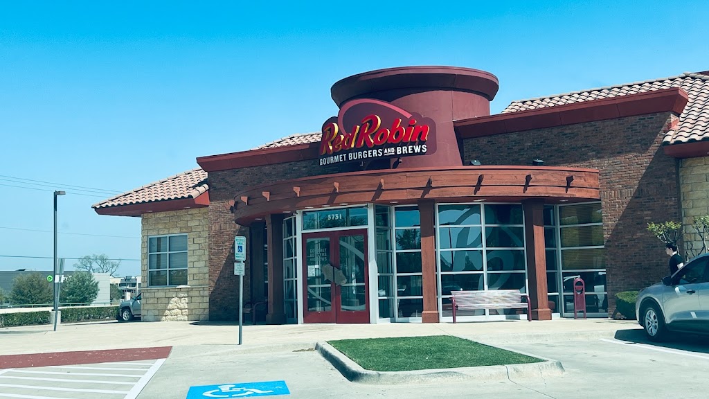 Red Robin Gourmet Burgers and Brews | 5731 Long Prairie Rd, Flower Mound, TX 75028, USA | Phone: (972) 539-5400