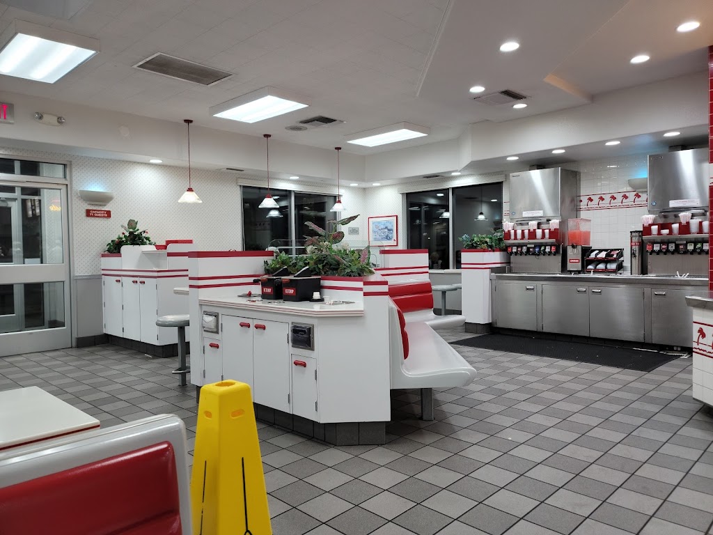 In-N-Out Burger | 957 Topsy Ln, Carson City, NV 89705, USA | Phone: (800) 786-1000