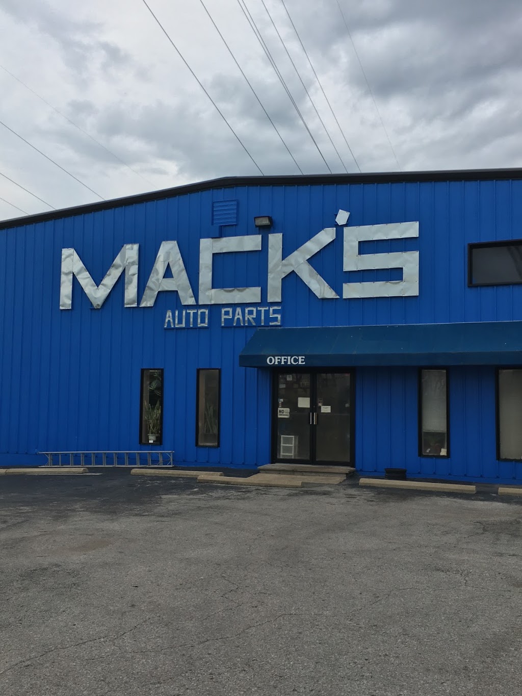 Macks Auto Parts | 295 River City Blvd, St. Louis, MO 63125, USA | Phone: (314) 638-5422