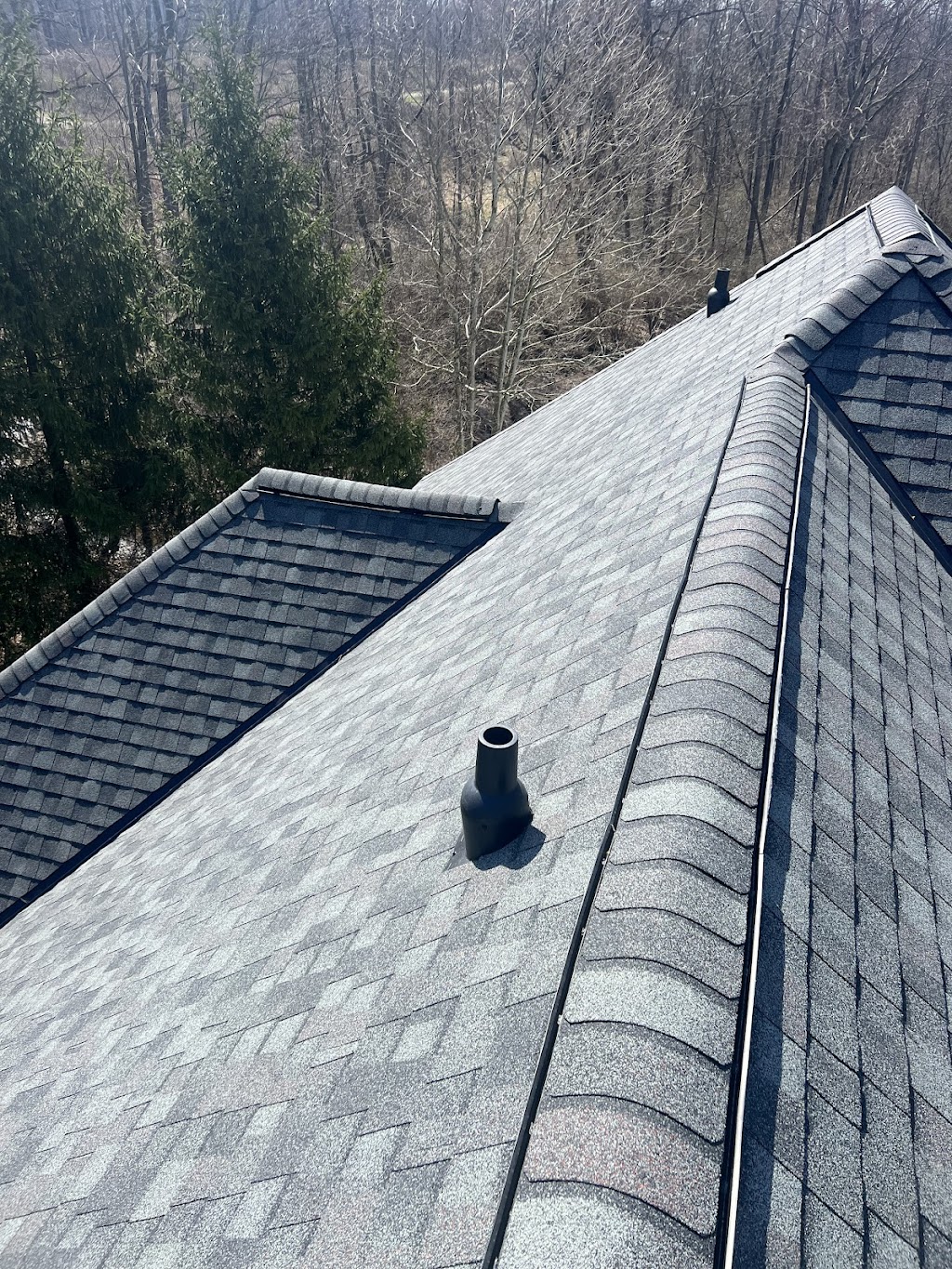 CRS Roofing LLC | 7327 Center St, Mentor, OH 44060, USA | Phone: (440) 290-7020