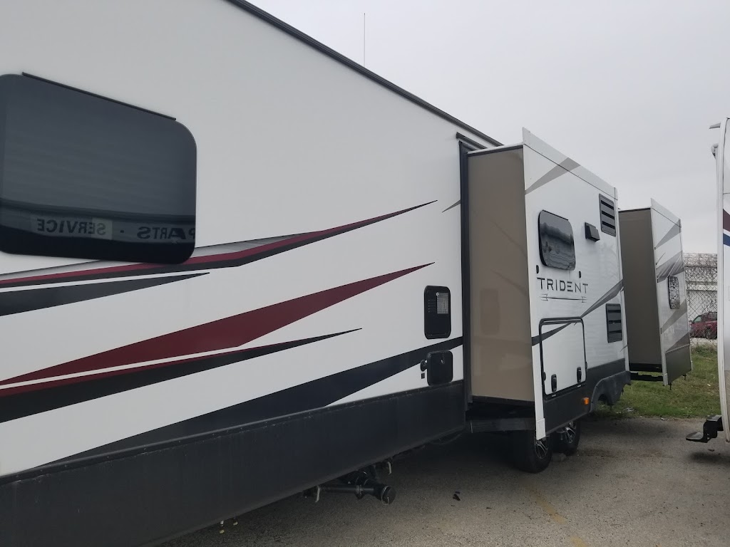Ultimate RV | 8200 West Fwy, Fort Worth, TX 76108 | Phone: (817) 367-2726