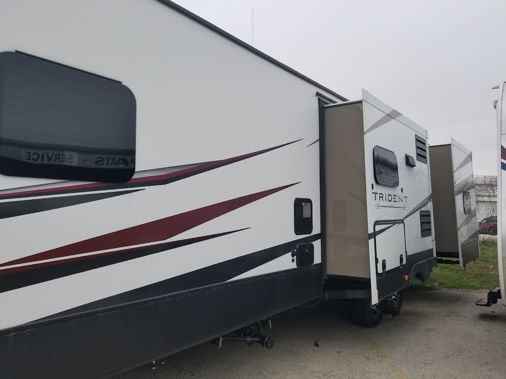 Ultimate RV | 8200 West Fwy, Fort Worth, TX 76108, USA | Phone: (817) 367-2726