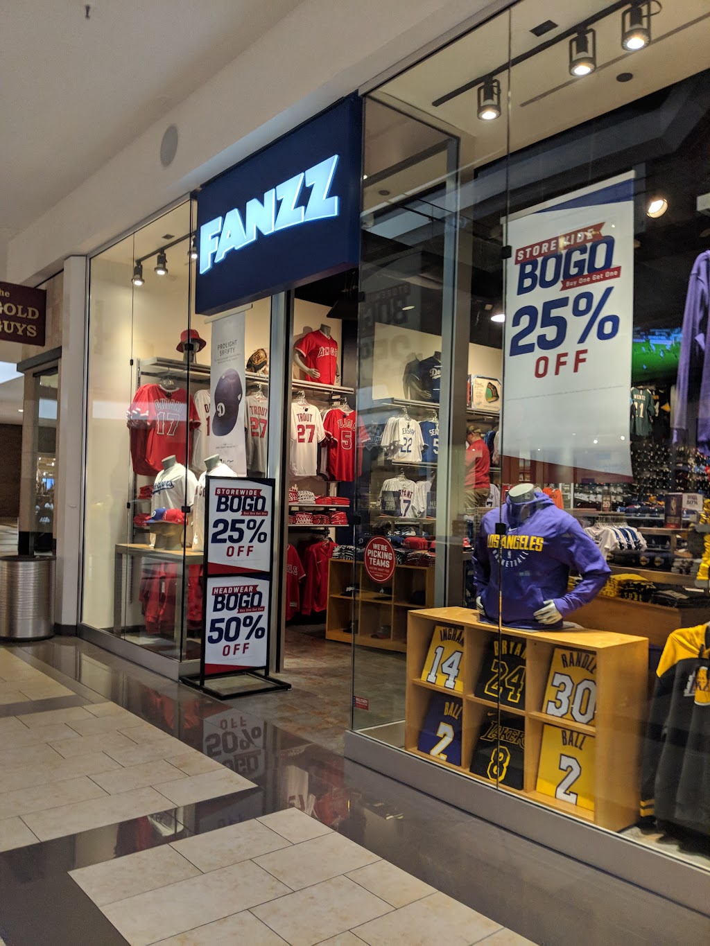 Fanzz | 1048 Brea Mall SP1, Brea, CA 92821, USA | Phone: (714) 671-9568