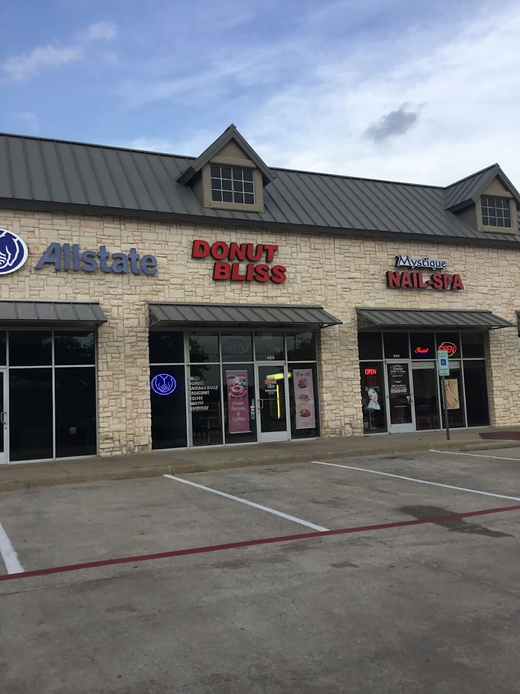 Donut Bliss (McKinney) | 5080 Virginia Pkwy STE 400, McKinney, TX 75071, USA | Phone: (972) 540-6404