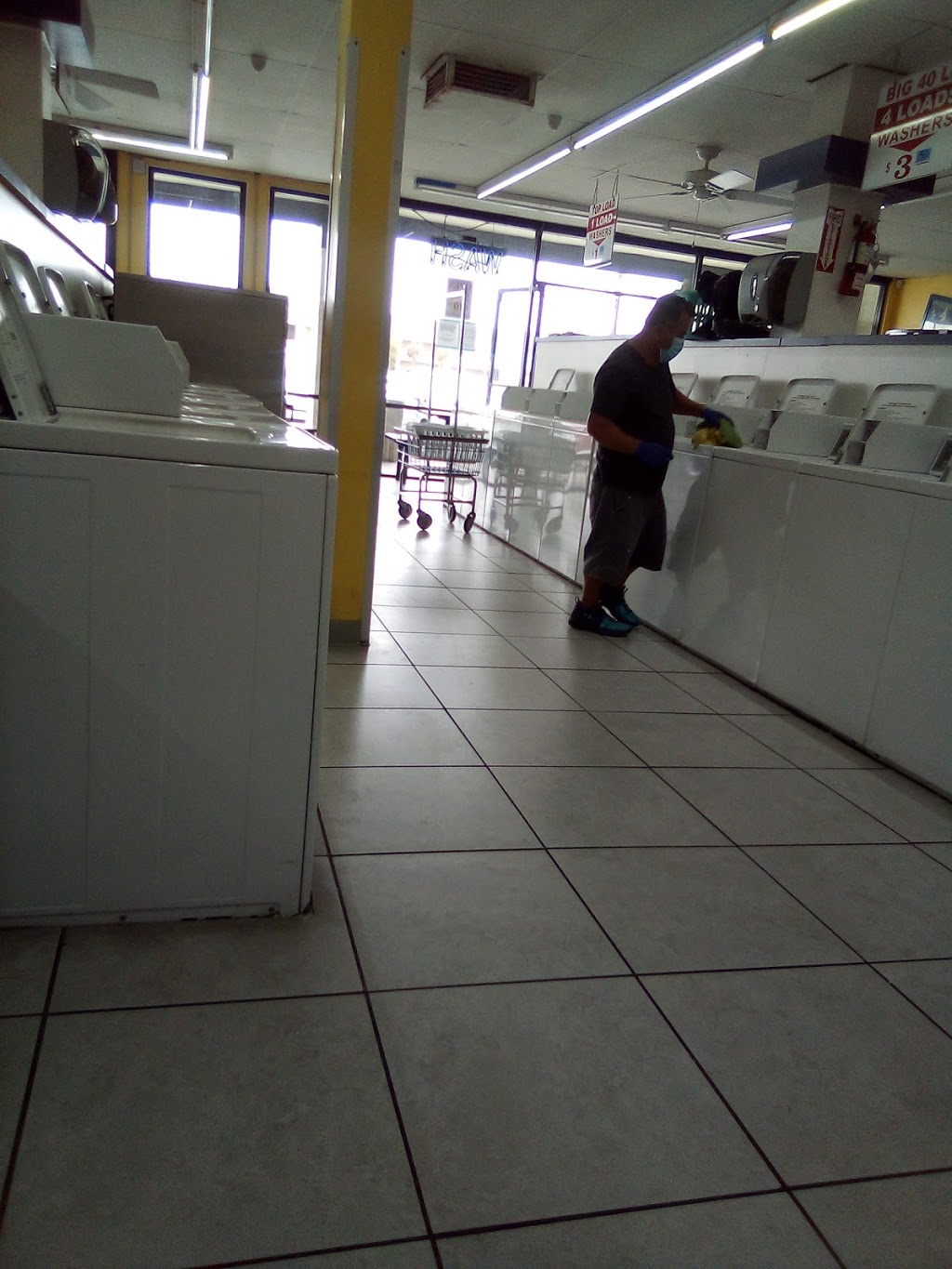 Super Laundromat | 2424 W Ball Rd, Anaheim, CA 92804 | Phone: (949) 229-3378