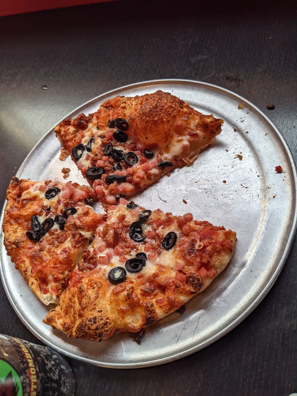 Foxs Pizza | 101 E W Main St, New Alexandria, PA 15670, USA | Phone: (724) 668-5241