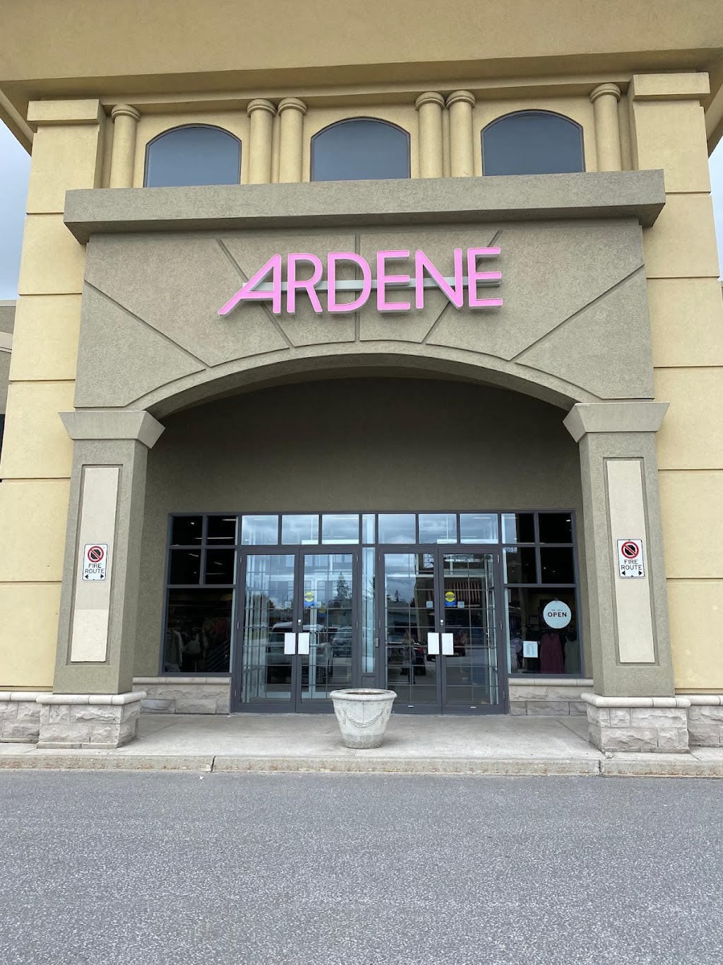 Ardene | 1555 Talbot Rd #840, Windsor, ON N9H 2N2, Canada | Phone: (226) 620-0010