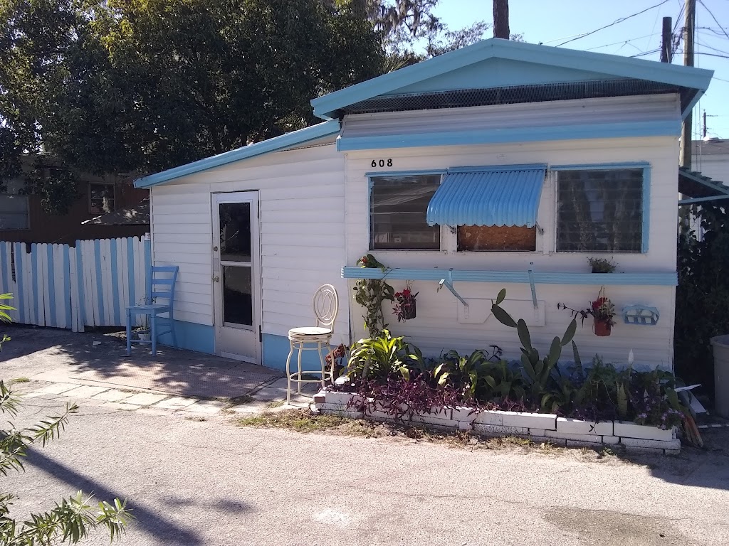 MANATEE MOBILE HOME PARK | 2204 Manatee Ave E, Bradenton, FL 34208, USA | Phone: (941) 744-2341