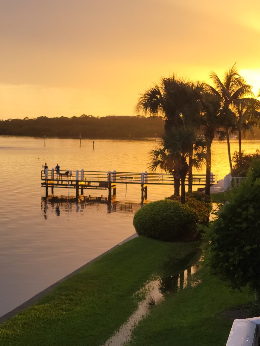 Boca Ciega Resort | 8800 Bay Pines Blvd, St. Petersburg, FL 33709, USA | Phone: (727) 209-3300