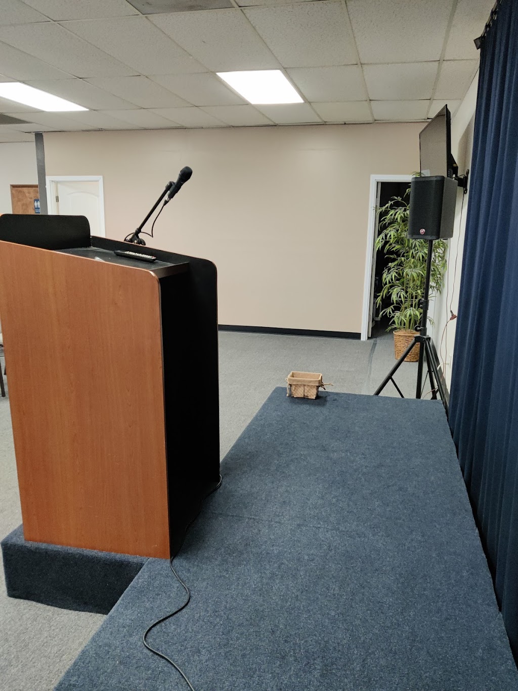 Potters House Christian Center | 11119 Burbank Blvd, North Hollywood, CA 91601, USA | Phone: (818) 966-1418