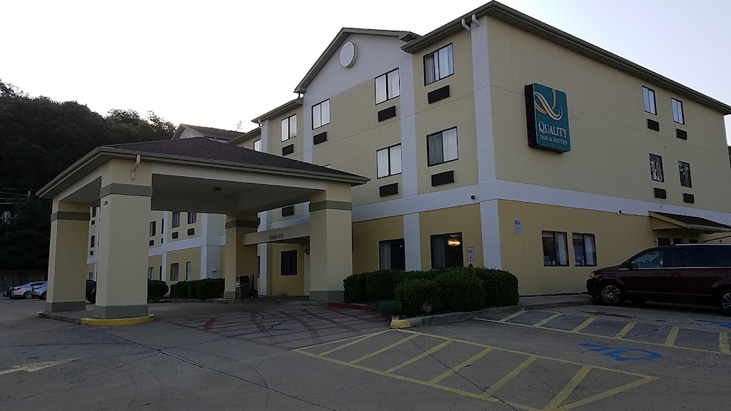 Quality Inn & Suites Caseyville - St. Louis | 2180 Patricia Ct, Caseyville, IL 62232 | Phone: (618) 398-6745