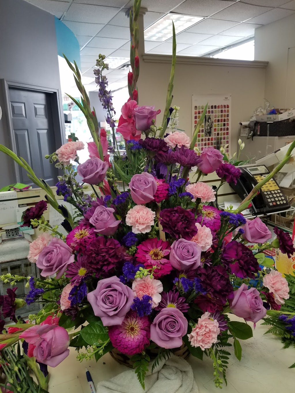 Schroeters Flowers & Gifts | 33230 W 12 Mile Rd, Farmington, MI 48334, USA | Phone: (248) 553-2222