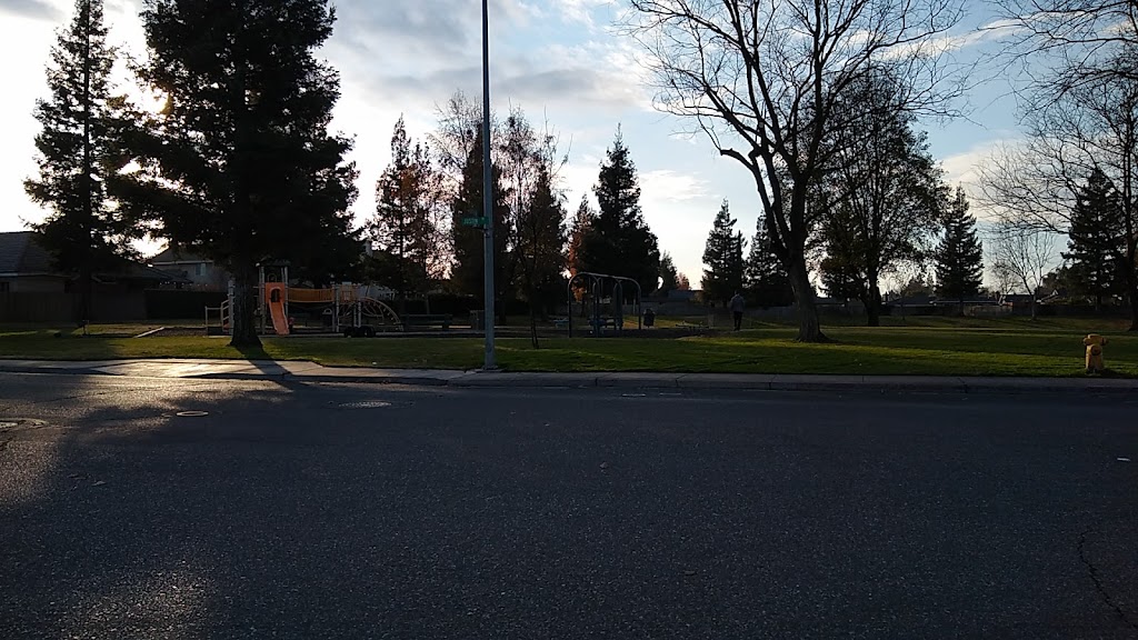 Brentwood Park | 2301-2399 Mission St, Escalon, CA 95320, USA | Phone: (209) 691-7372