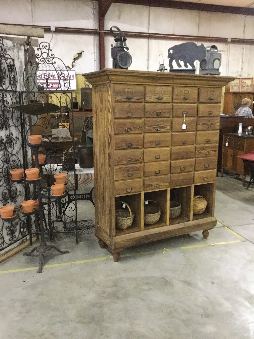 Hickory Mountain Antiques | 1921 Hadley Mill Rd #1, Pittsboro, NC 27312, USA | Phone: (919) 642-0022
