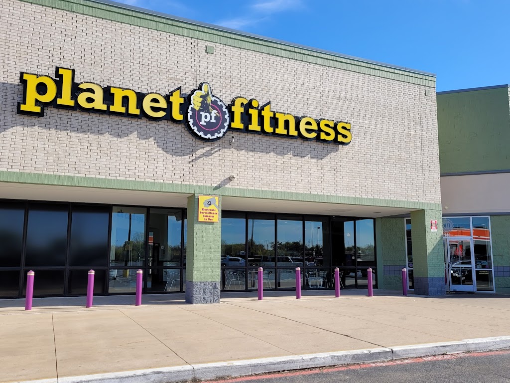 Planet Fitness | 1950 Ephriham Ave Ste 230, Fort Worth, TX 76164, USA | Phone: (682) 348-0378