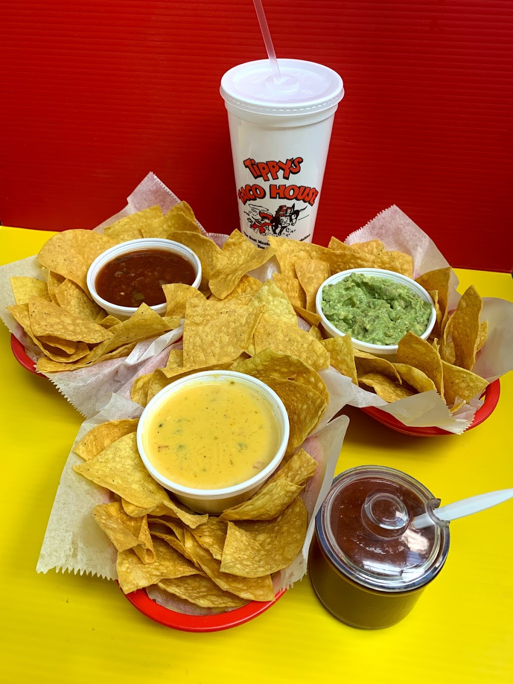 Tippys Taco House | 8632 Lee Hwy, Fairfax, VA 22031, USA | Phone: (703) 560-0511