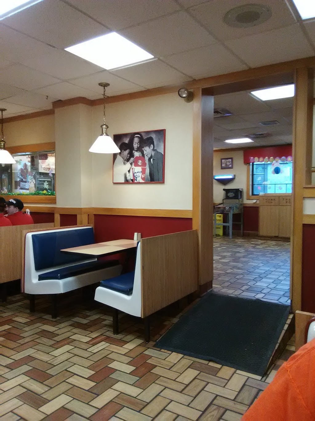 KFC | 1306 Memorial Blvd, Connellsville, PA 15425, USA | Phone: (724) 628-8230