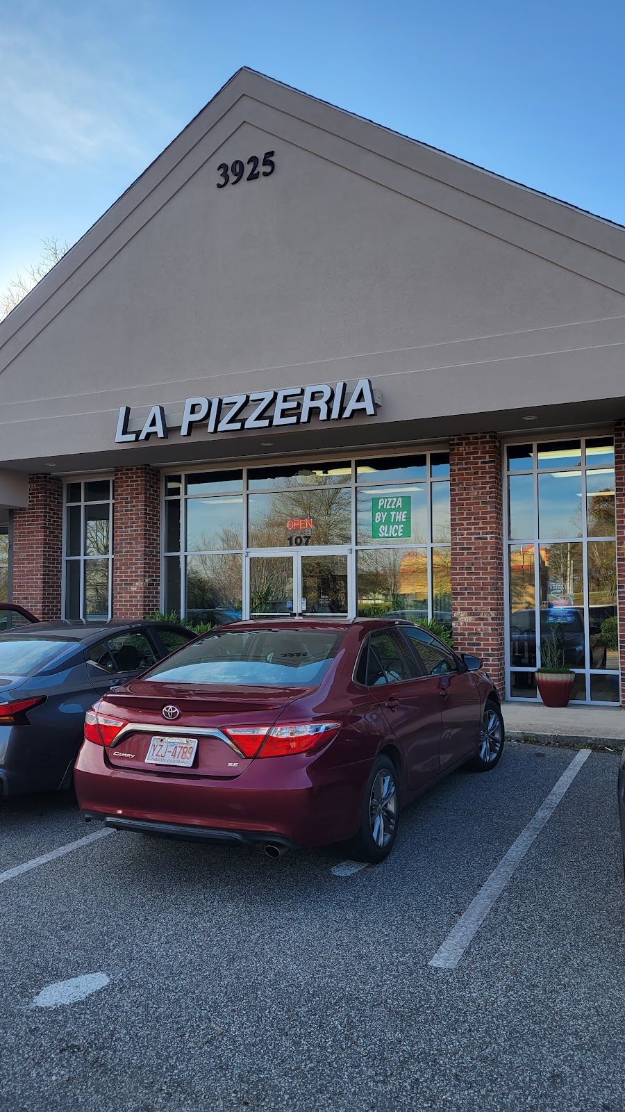 La-Pizzeria Inc | 3925 Sedgebrook St #107, High Point, NC 27265 | Phone: (336) 882-2227