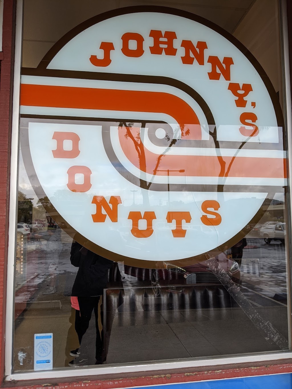 Johnnys Donuts | 7355 Village Pkwy, Dublin, CA 94568, USA | Phone: (925) 828-9252