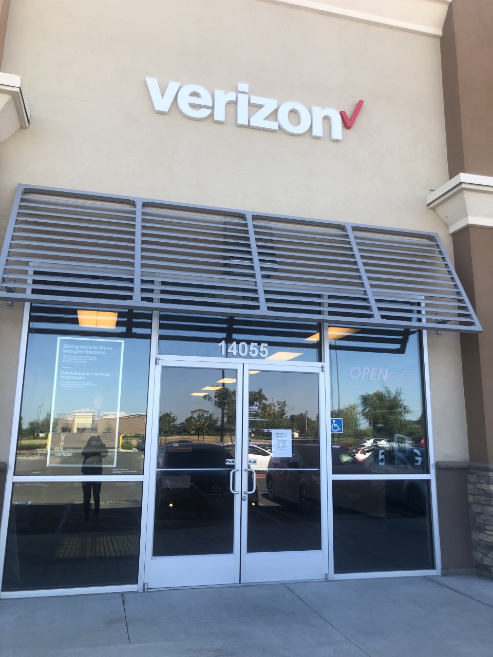 Verizon Authorized Retailer - Russell Cellular | 14055 W Whitesbridge Ave, Kerman, CA 93630, USA | Phone: (559) 842-4300