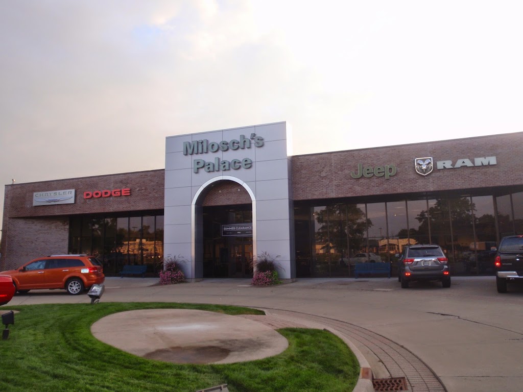 Miloschs Palace Chrysler Dodge Jeep Ram | 3800 S Lapeer Rd, Lake Orion, MI 48359, USA | Phone: (248) 393-2222