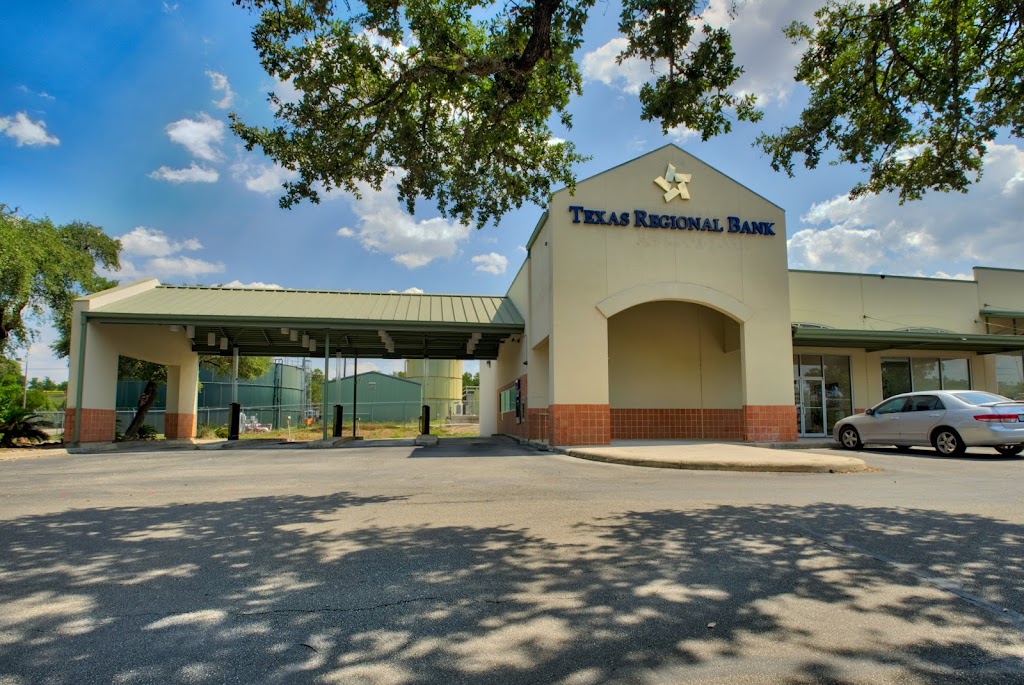 Texas Regional Bank | 20475 TX-46, Spring Branch, TX 78070 | Phone: (830) 438-8340