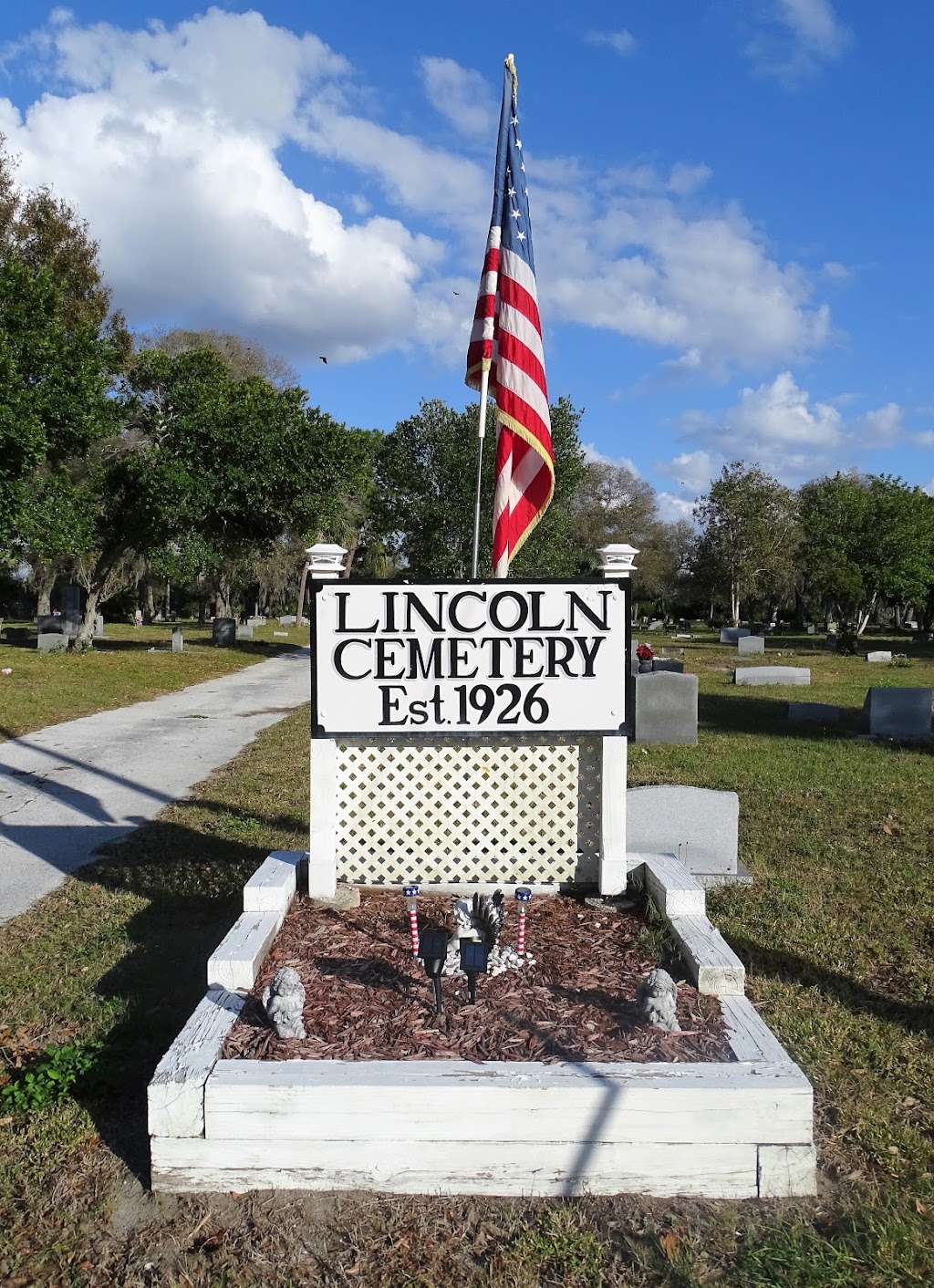 Lincoln Cemetery | 600 58th St S, St. Petersburg, FL 33707, USA | Phone: (727) 280-6635