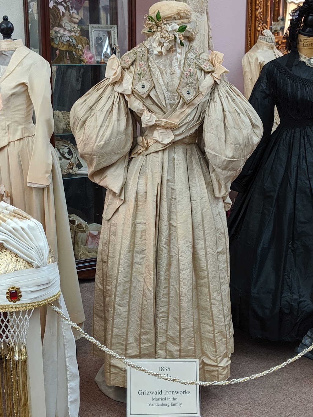 Victorian Bridal Museum | 2535 S San Jacinto Ave, San Jacinto, CA 92583, USA | Phone: (951) 487-6088