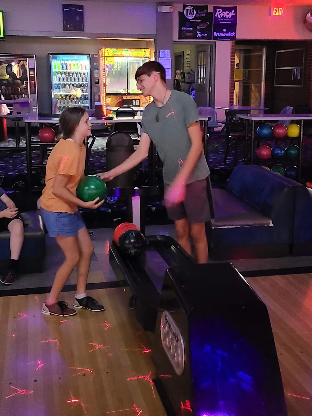 Bowl 10 Fairborn | 1425 N Broad St, Fairborn, OH 45324, USA | Phone: (937) 878-9521 Bowl 10 Fairborn | 1425 N Broad St, Fairborn, OH 45324, USA | Phone: (937) 878-9521