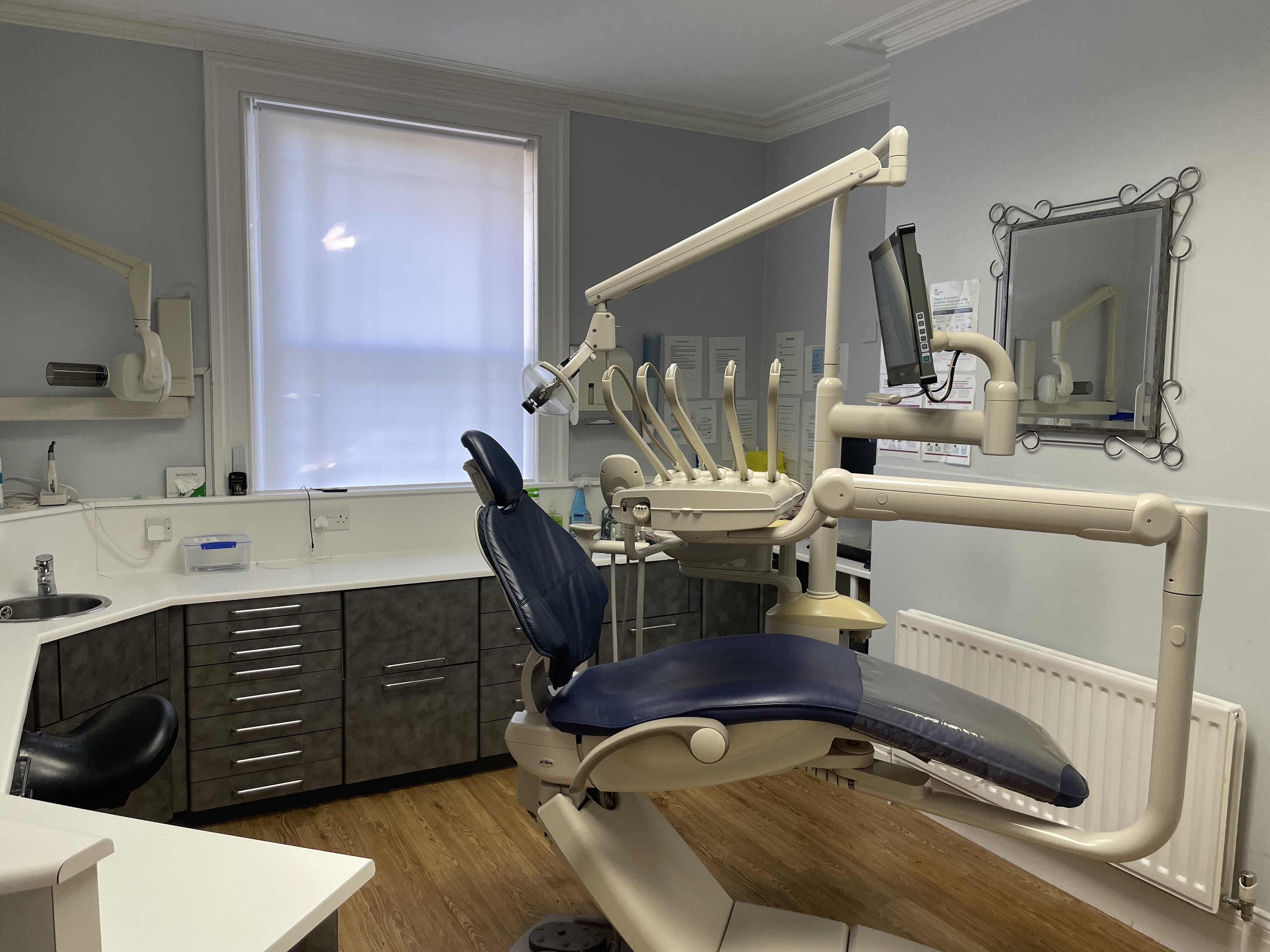 White House Dental and Implant Centre | 1 Ivy Mill Ln, Godstone RH9 8NH, United Kingdom | Phone: 01883 742549