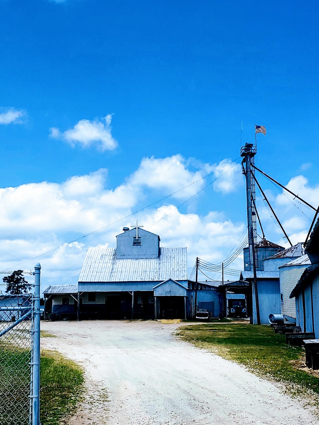 Womble Feed Mill & Farm Supply | 160 McDougald Rd, Lillington, NC 27546, USA | Phone: (910) 893-3642