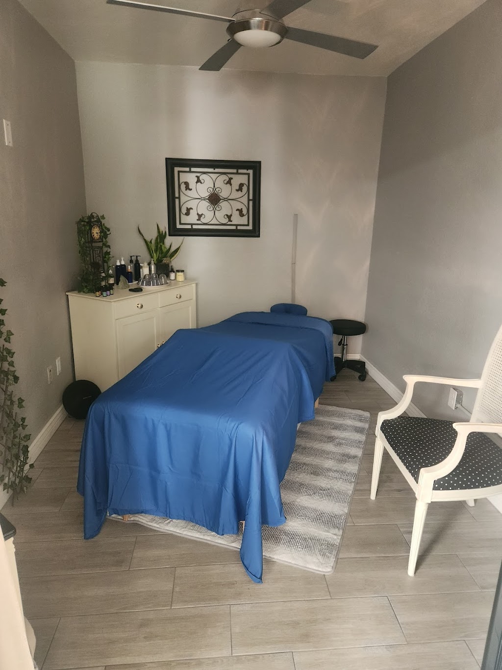 ANAS THERAPEUTIC MASSAGE | 4254 N Brown Ave, Scottsdale, AZ 85251, USA | Phone: (623) 210-2898