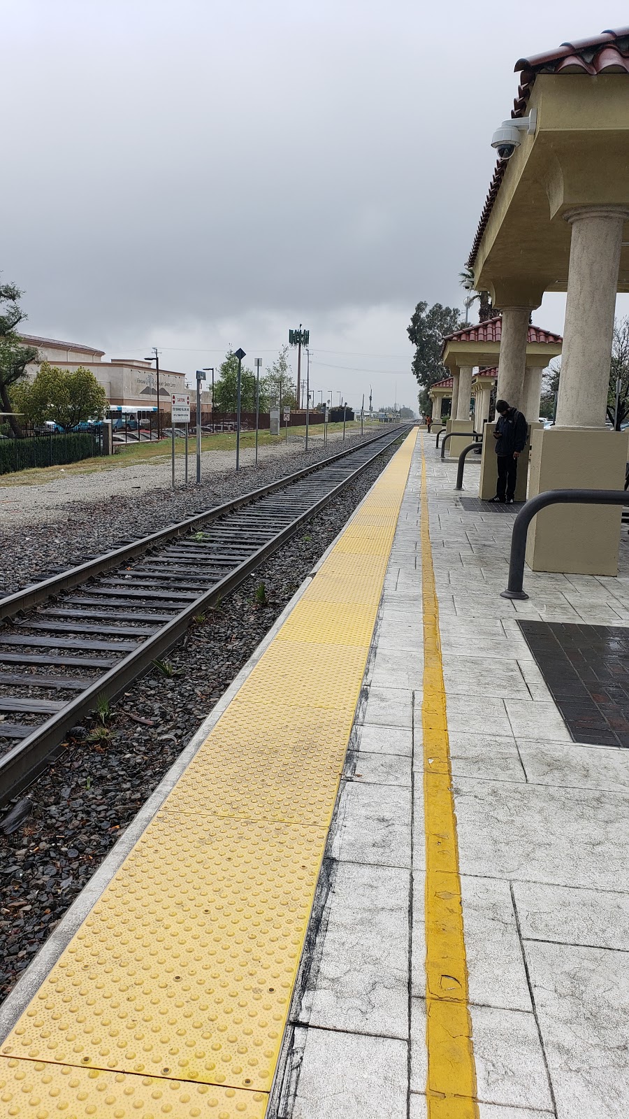 Fontana Metrolink Station | 16777-16799 Orange Way, Fontana, CA 92335 | Phone: (800) 371-5465