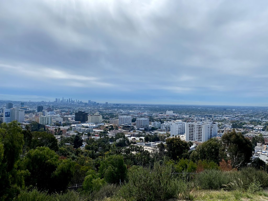 Runyon Canyon Flag | W Ridge Hiking Trail, Los Angeles, CA 90046, USA | Phone: (310) 903-8718