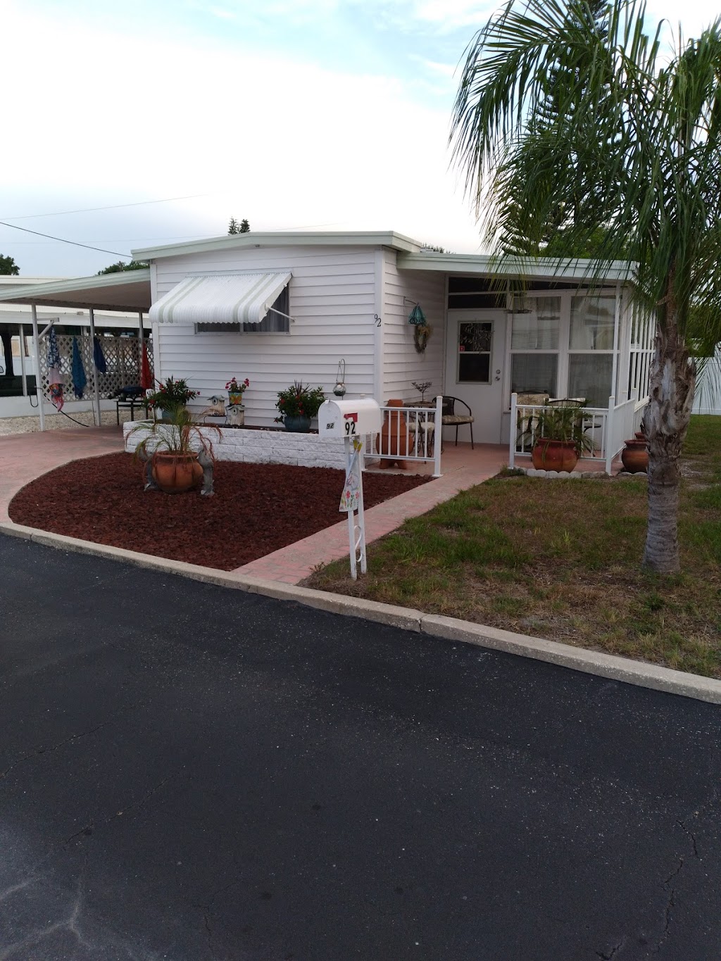 Town & Country Mobile Home Pk | 1915 Seminole Blvd, Largo, FL 33778, USA | Phone: (727) 584-5280