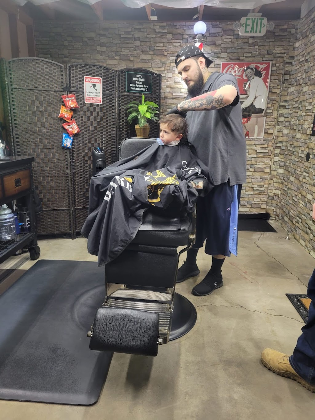 Fam3s Private Barber Studio | 15871 Rancherias Rd, Apple Valley, CA 92307, USA | Phone: (760) 905-8655