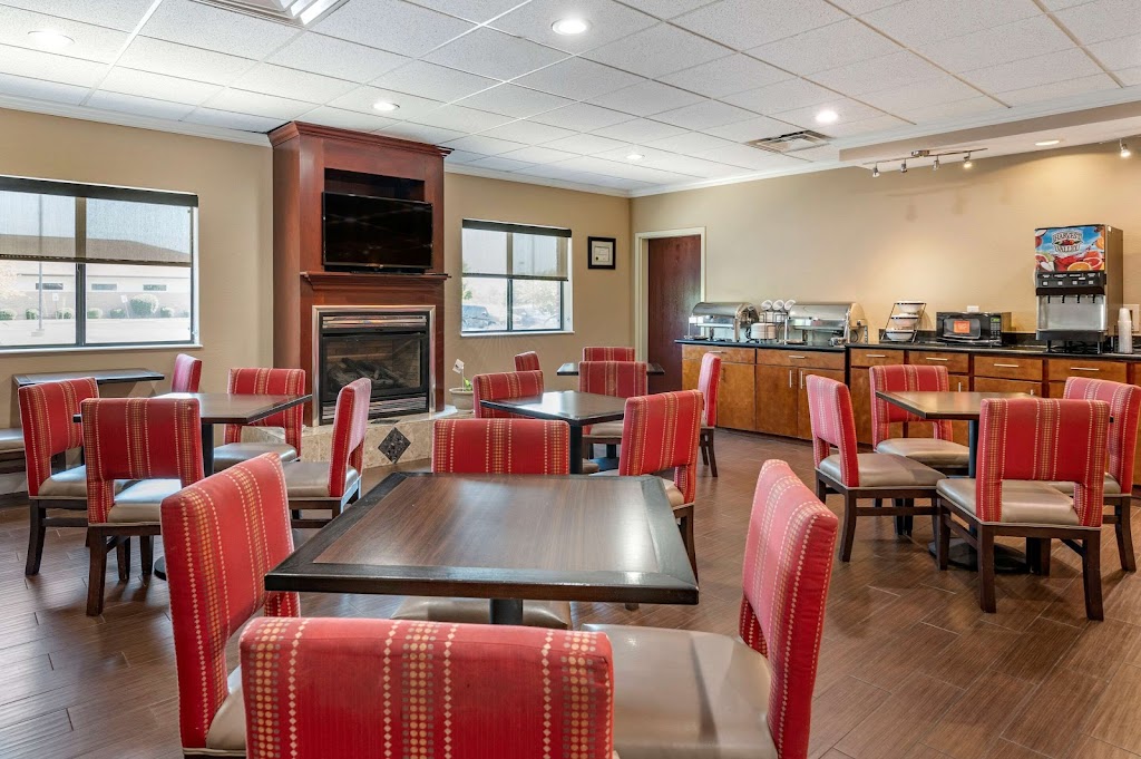 Comfort Inn & Suites | 1610 Flossie Dr, Lawrenceburg, IN 47025, USA | Phone: (812) 539-3600