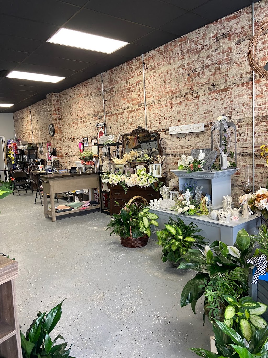 Rosebud Flowers & Gifts Indianapolis | 501 Main St, Beech Grove, IN 46107, USA | Phone: (317) 787-7673