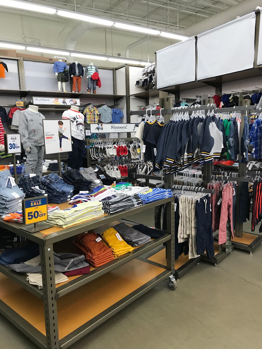 Old Navy | 145 Holt Garrison Pkwy C, Danville, VA 24540, USA | Phone: (434) 792-5002