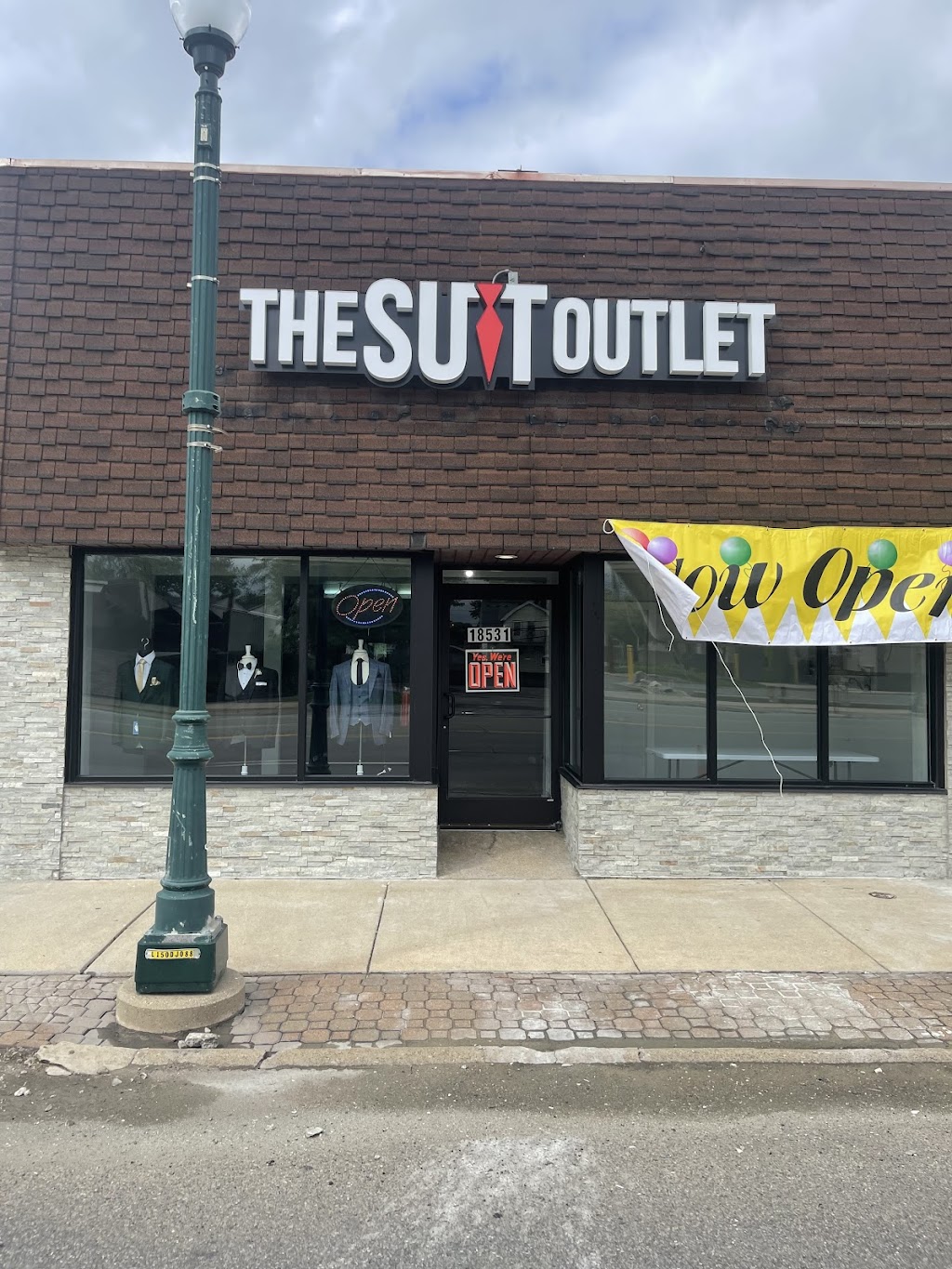 The Suit Outlet | 18531 Allen Rd, Melvindale, MI 48122, USA | Phone: (313) 406-9684