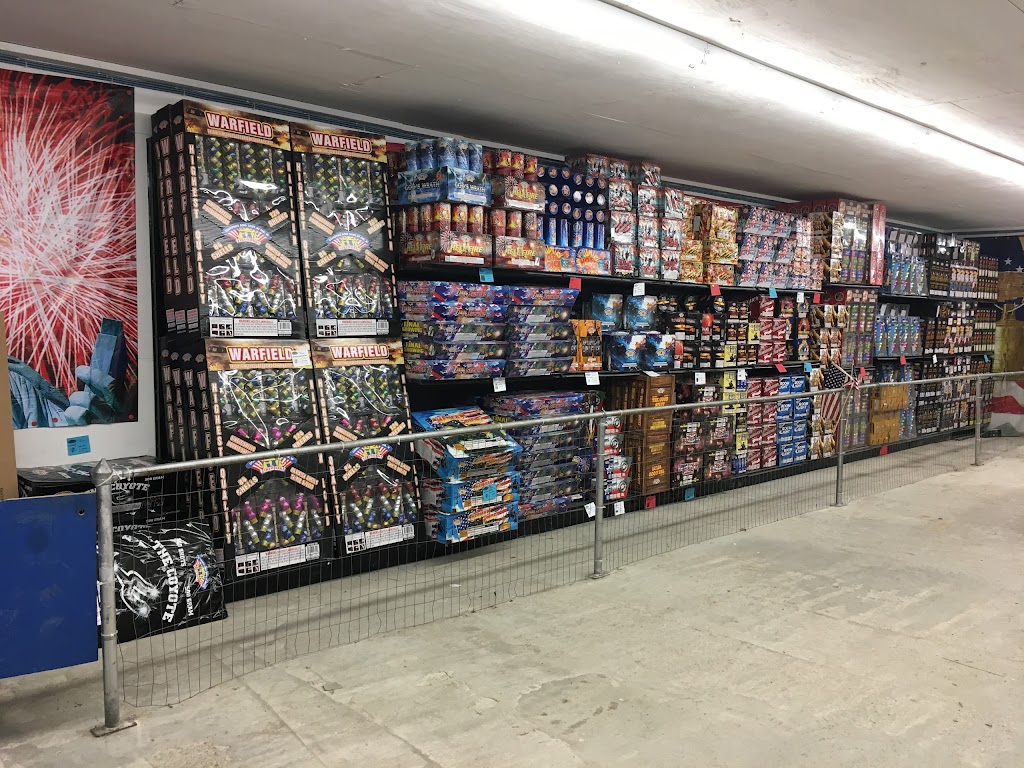 Mr W Fireworks | 7070 TX-29, Georgetown, TX 78626, USA | Phone: (512) 864-3615