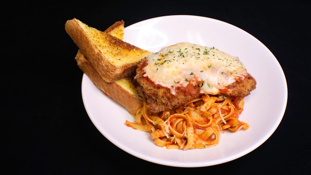 8900 Bar & Bistro | 8900 N Kildeer Ct, Brown Deer, WI 53209, USA | Phone: (414) 357-1648