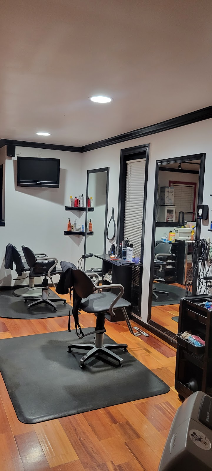 Jerry Salon Unisex and Barber shop | 166 County Rd 1080, Montevallo, AL 35115, USA | Phone: (205) 447-6273