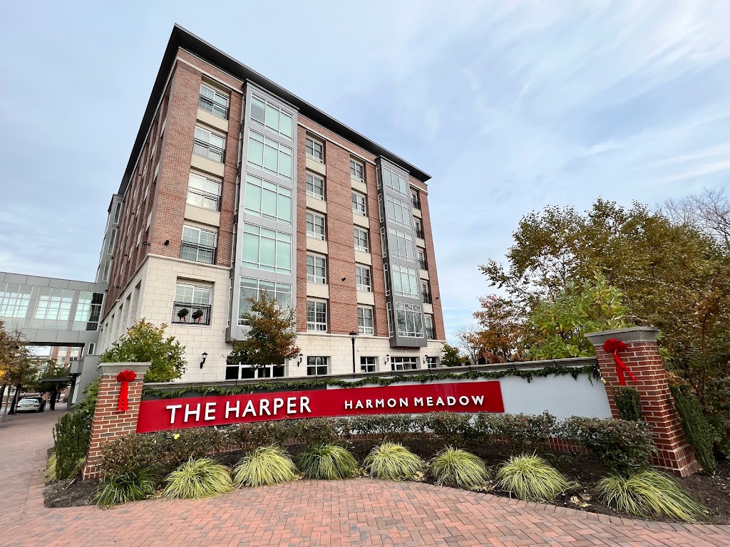 The Harper at Harmon Meadow Apartments | 100 Park Plaza Dr, Secaucus, NJ 07094, USA | Phone: (201) 374-7864
