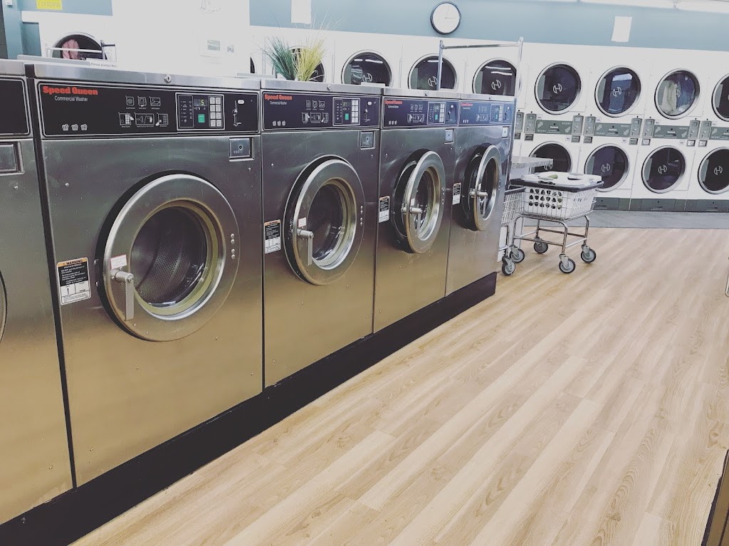 Buzzis Laundromat & Laundry Service1 | 526 Graham Rd, Cuyahoga Falls, OH 44221, USA | Phone: (330) 929-1702