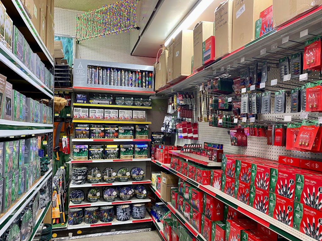 Christophers Glen Echo Hardware | 7301 Macarthur Blvd, Bethesda, MD 20816, USA | Phone: (301) 229-3700