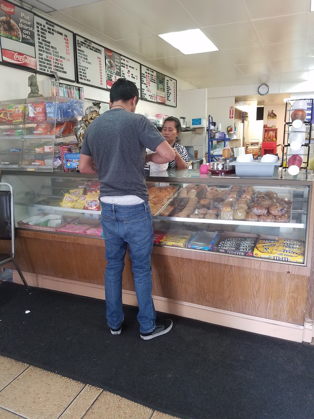 Cheris Ice Cream & Deli | 3206 International Blvd, Oakland, CA 94601, USA | Phone: (510) 261-2325