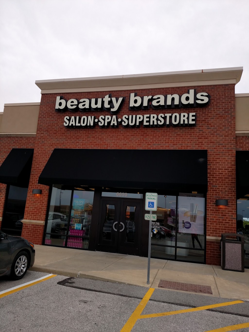 Beauty Brands | 6659 Edwardsville Crossing Dr, Edwardsville, IL 62025, USA | Phone: (618) 655-0622