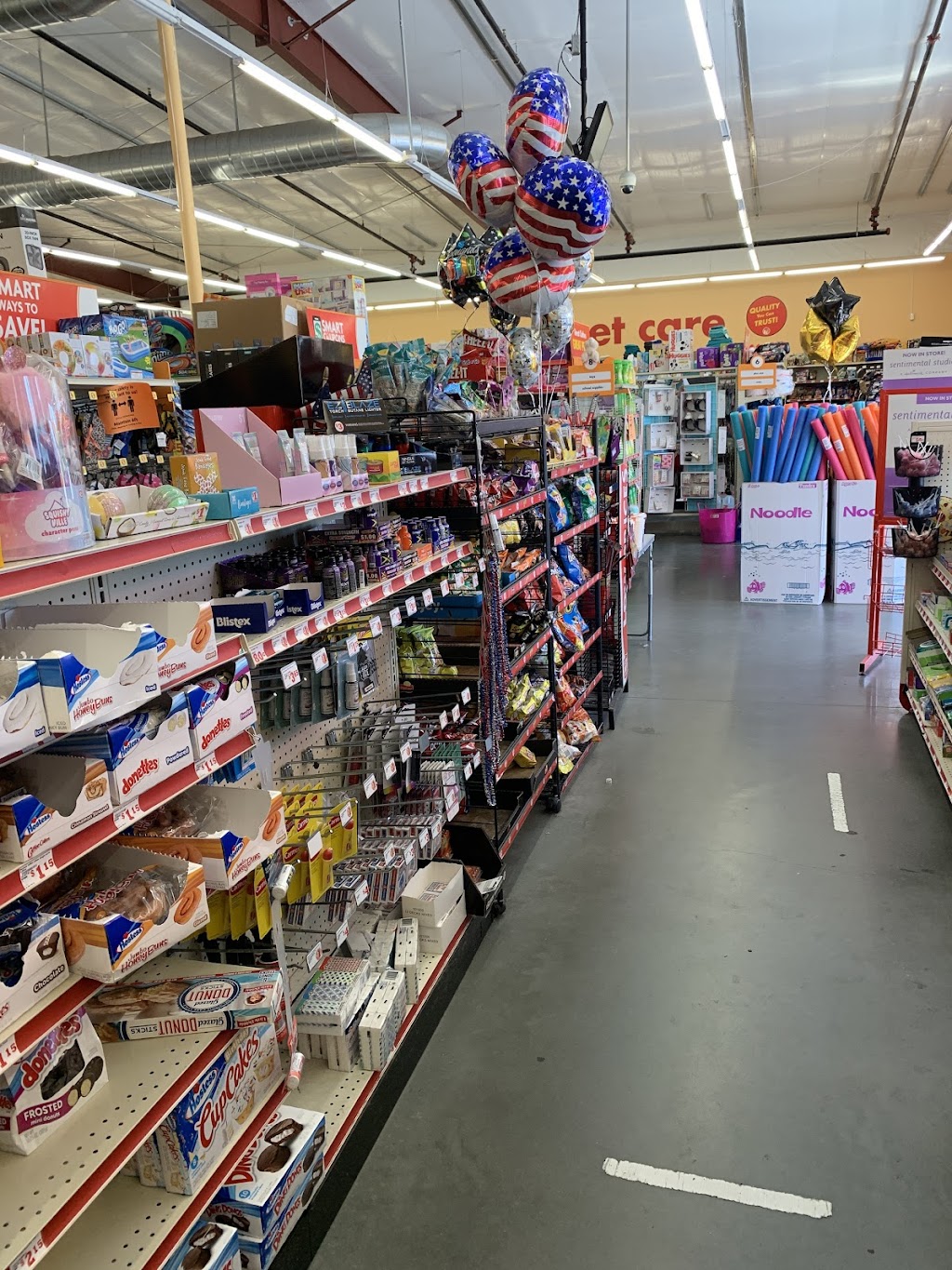 Family Dollar | 2440 Mayport Rd, Atlantic Beach, FL 32233, USA | Phone: (904) 242-5401